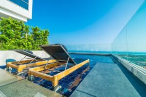 Aluminum Pergola with Retractable Roof: Elevating Outdoor Living