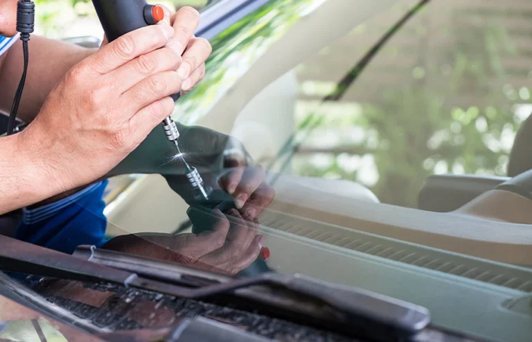 Auto Glass Repair Jacksonville FL: Is It Time to Fix or Replace Your Windshield? Here’s What You Need to Know!